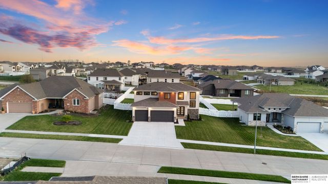 11511 Cooper Street, Papillion, NE 68046