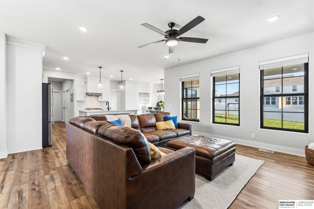 11511 Cooper Street, Papillion, NE 68046