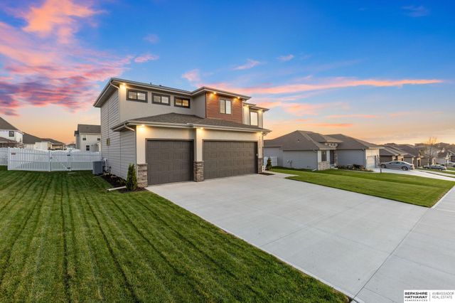 11511 Cooper Street, Papillion, NE 68046