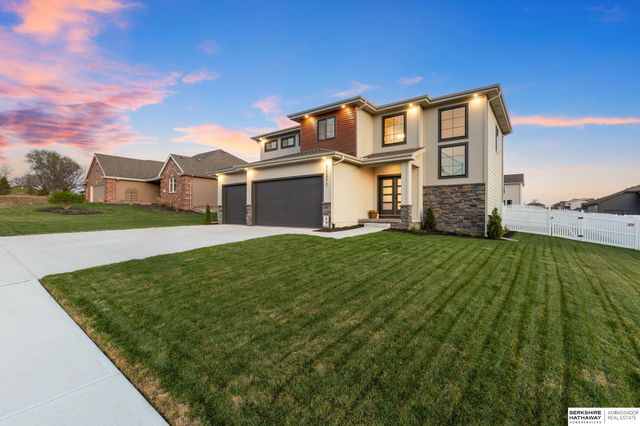 11511 Cooper Street, Papillion, NE 68046
