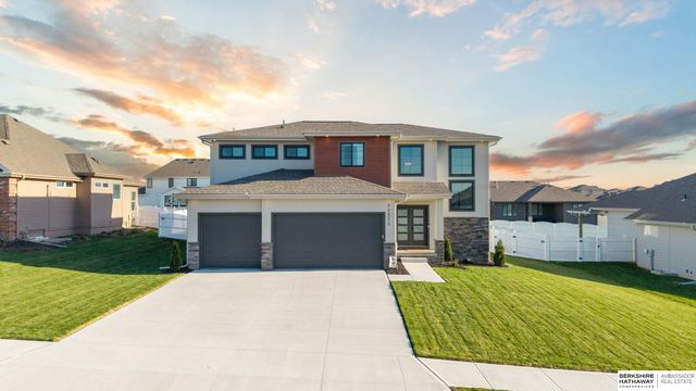 11511 Cooper Street, Papillion, NE 68046