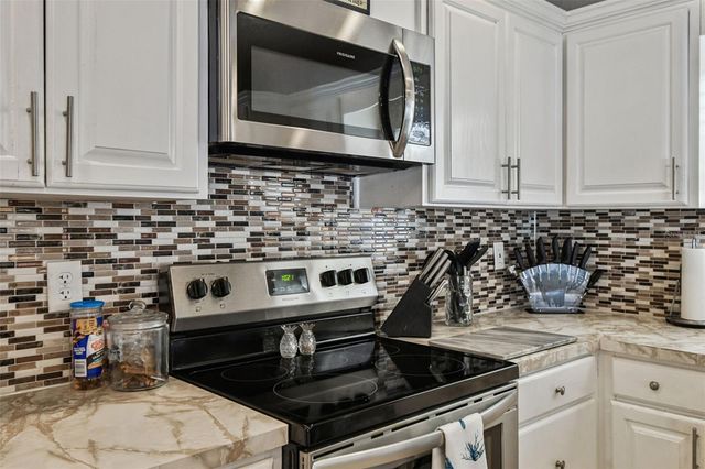 10038 82ND LANE, Seminole, FL 33777