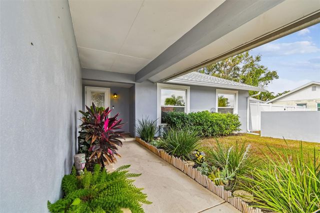 10038 82ND LANE, Seminole, FL 33777