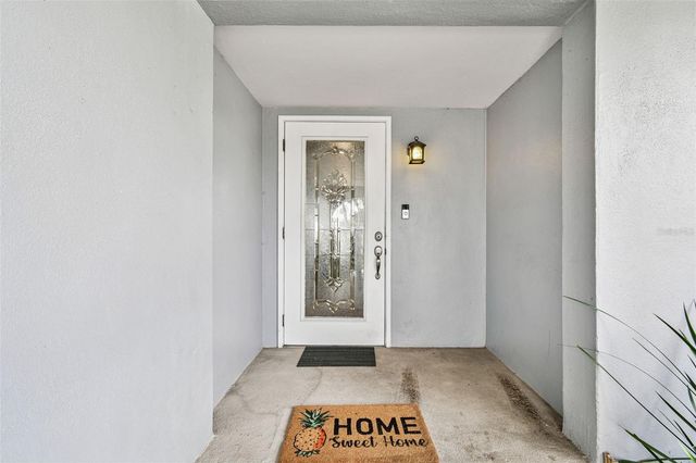 10038 82ND LANE, Seminole, FL 33777