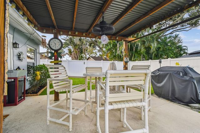 10038 82ND LANE, Seminole, FL 33777