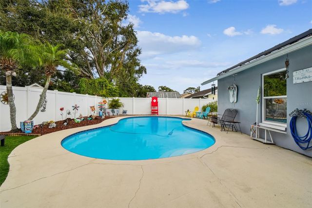 10038 82ND LANE, Seminole, FL 33777