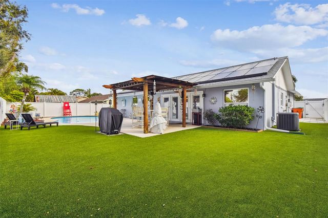 10038 82ND LANE, Seminole, FL 33777