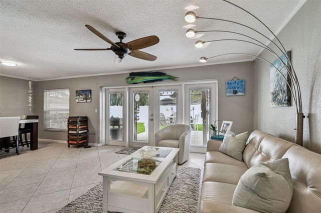 10038 82ND LANE, Seminole, FL 33777