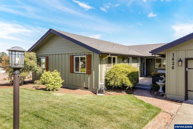 1424 35th Av NW, Salem, OR 97304