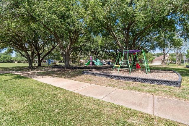 2538 Silent Shore Court, Richmond, TX 77406