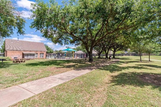 2538 Silent Shore Court, Richmond, TX 77406