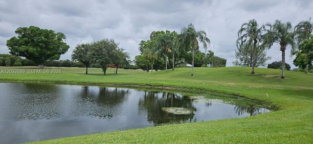 9823 S Hollybrook Lake Drive 310, Pembroke Pines, FL 33025