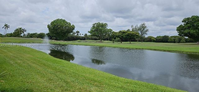 9823 S Hollybrook Lake Drive 310, Pembroke Pines, FL 33025