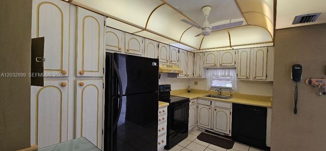 9823 S Hollybrook Lake Drive 310, Pembroke Pines, FL 33025