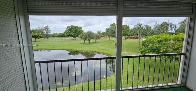 9823 S Hollybrook Lake Drive 310, Pembroke Pines, FL 33025