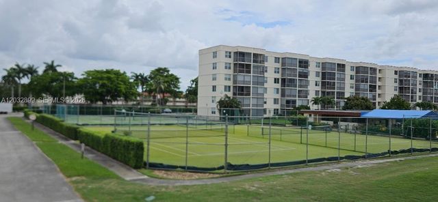 9823 S Hollybrook Lake Drive 310, Pembroke Pines, FL 33025