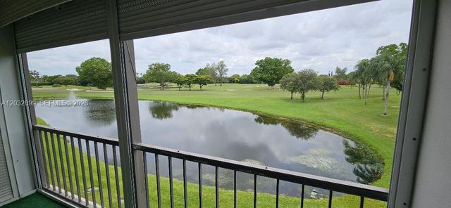 9823 S Hollybrook Lake Drive 310, Pembroke Pines, FL 33025