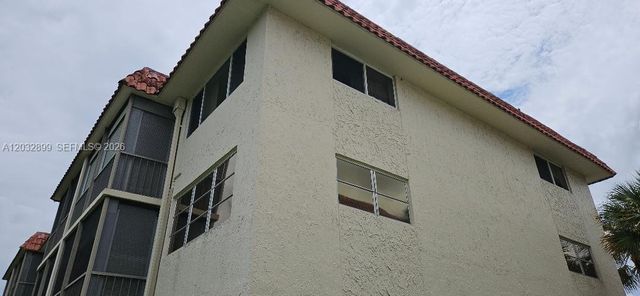 9823 S Hollybrook Lake Drive 310, Pembroke Pines, FL 33025