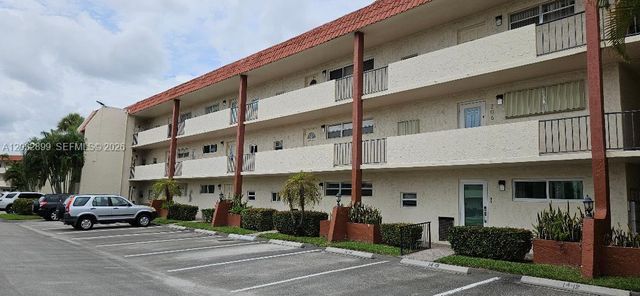 9823 S Hollybrook Lake Drive 310, Pembroke Pines, FL 33025
