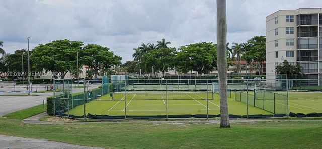 9823 S Hollybrook Lake Drive 310, Pembroke Pines, FL 33025