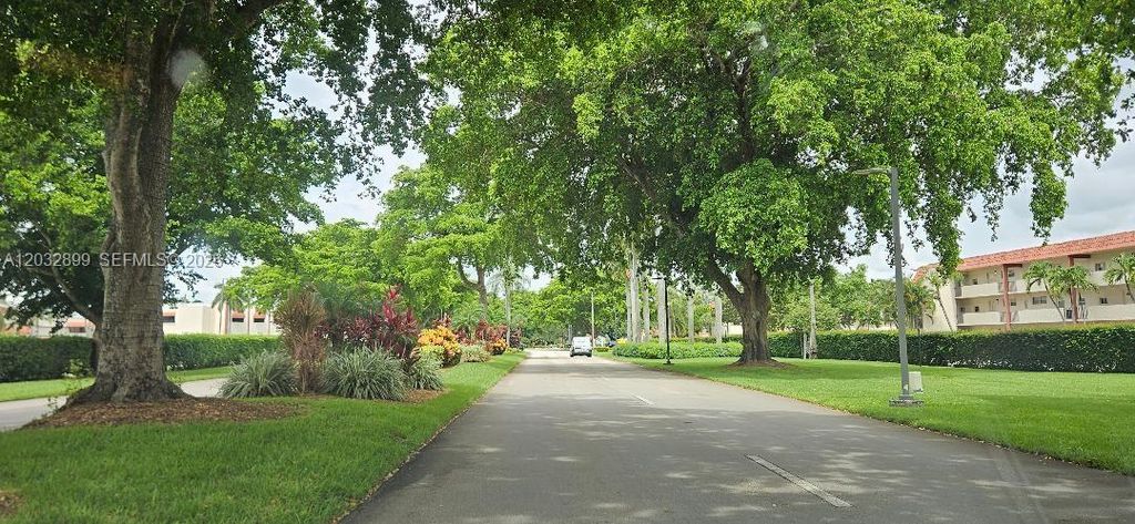9823 S Hollybrook Lake Drive 310, Pembroke Pines, FL 33025