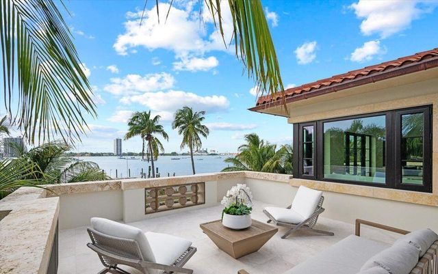 1260 N Lake Way, Palm Beach, FL 33480