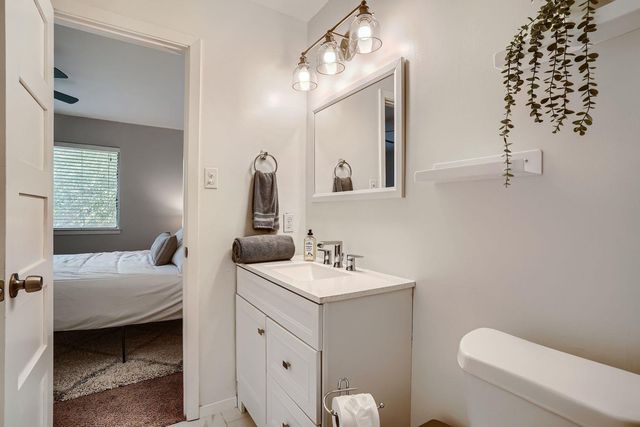 2007 Pipers Field DR A, Austin, TX 78758