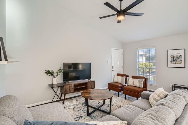 2007 Pipers Field DR A, Austin, TX 78758