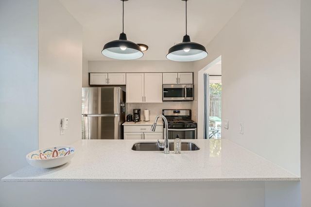 2007 Pipers Field DR A, Austin, TX 78758