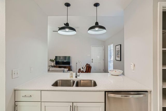 2007 Pipers Field DR A, Austin, TX 78758