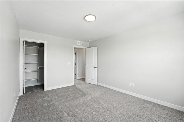 1929 SW Hightown Drive, Lee's Summit, MO 64082