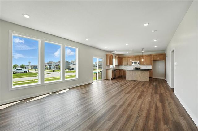 1929 SW Hightown Drive, Lee's Summit, MO 64082