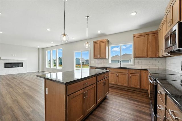 1929 SW Hightown Drive, Lee's Summit, MO 64082