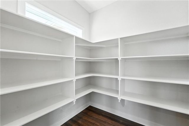 1929 SW Hightown Drive, Lee's Summit, MO 64082