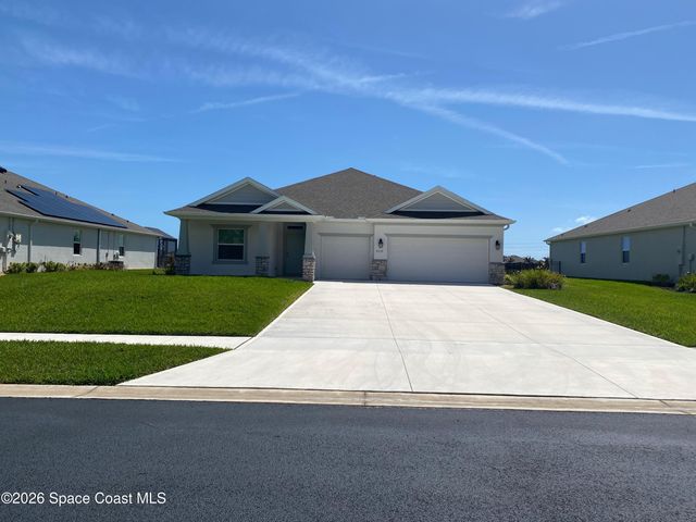8231 Laguna Circle, Micco, FL 32976