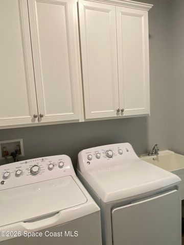 8231 Laguna Circle, Micco, FL 32976