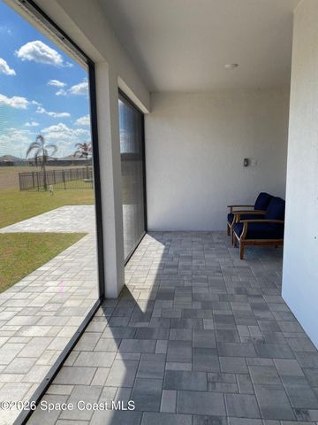 8231 Laguna Circle, Micco, FL 32976