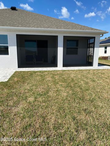 8231 Laguna Circle, Micco, FL 32976