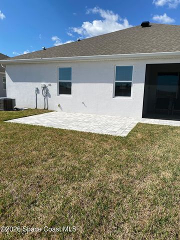 8231 Laguna Circle, Micco, FL 32976