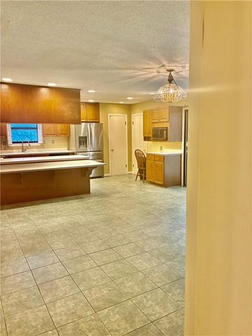 7221 Lakewood Road, Mobile, AL 36695