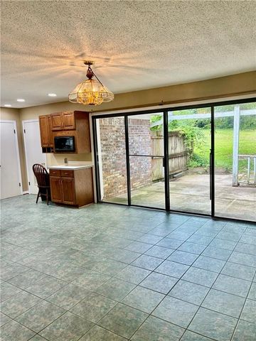 7221 Lakewood Road, Mobile, AL 36695