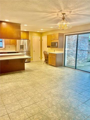 7221 Lakewood Road, Mobile, AL 36695