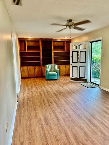 7221 Lakewood Road, Mobile, AL 36695