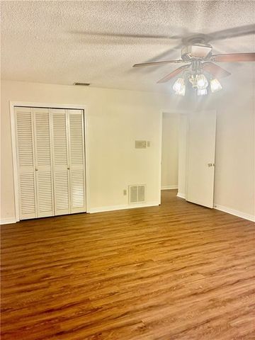 7221 Lakewood Road, Mobile, AL 36695