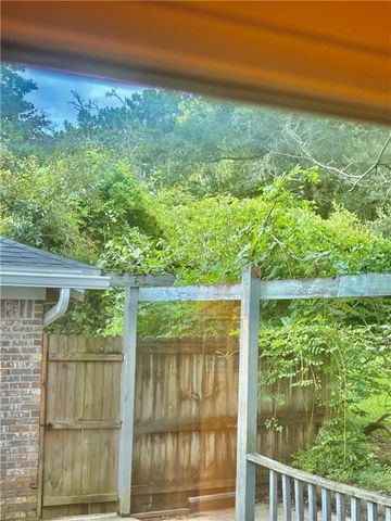 7221 Lakewood Road, Mobile, AL 36695