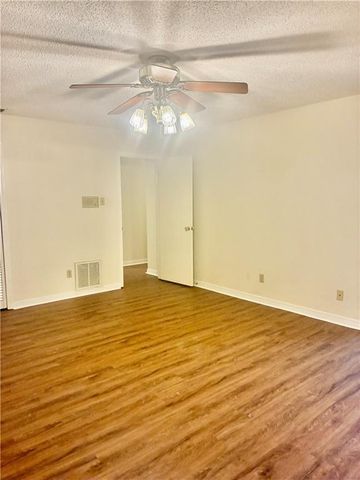 7221 Lakewood Road, Mobile, AL 36695