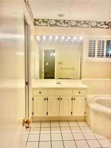 7221 Lakewood Road, Mobile, AL 36695