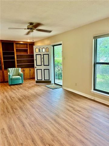 7221 Lakewood Road, Mobile, AL 36695