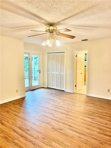 7221 Lakewood Road, Mobile, AL 36695