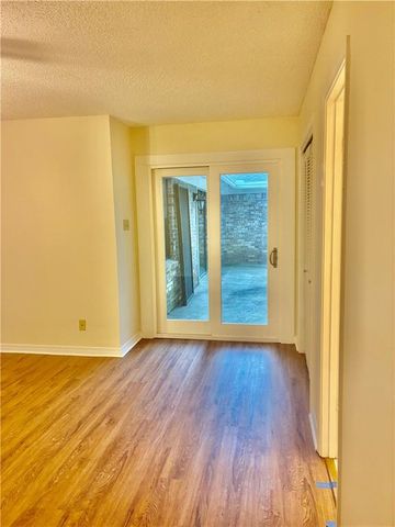 7221 Lakewood Road, Mobile, AL 36695